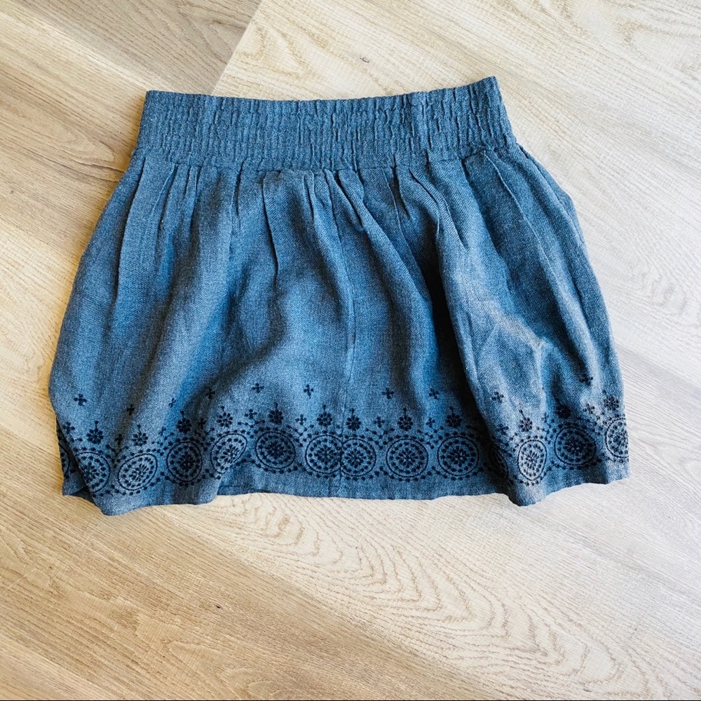 Grey Waistband Skirt with Black Embroidery